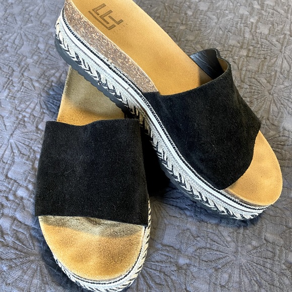 LFL by Lust for Life Platform Slides - Picture 1 of 7